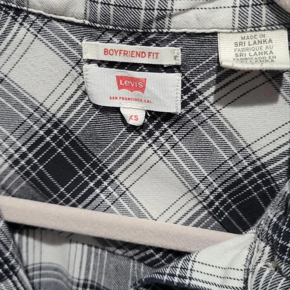 Levi's boyfriend fit button down shirt - Picture 5 of 7
